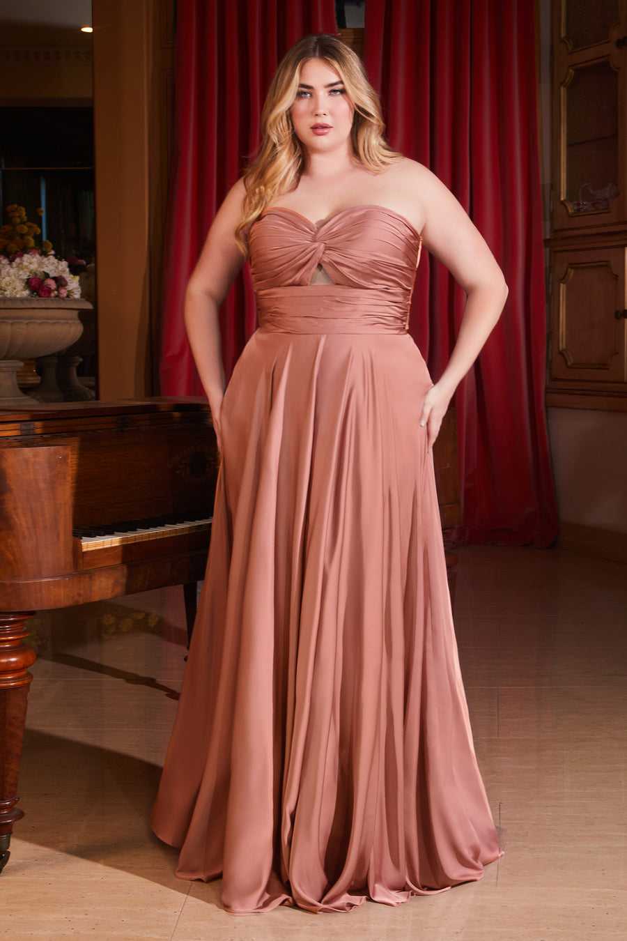 Cendrillon Divine, Or Rose 22 Cinderella Divine 7496C Robe de Bal Longue en Satin Grande Taille Vente