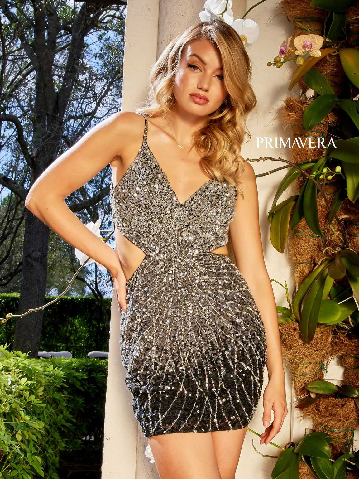 Primavera Couture, Primavera Couture 4036 Robe de bal courte scintillante avec découpe