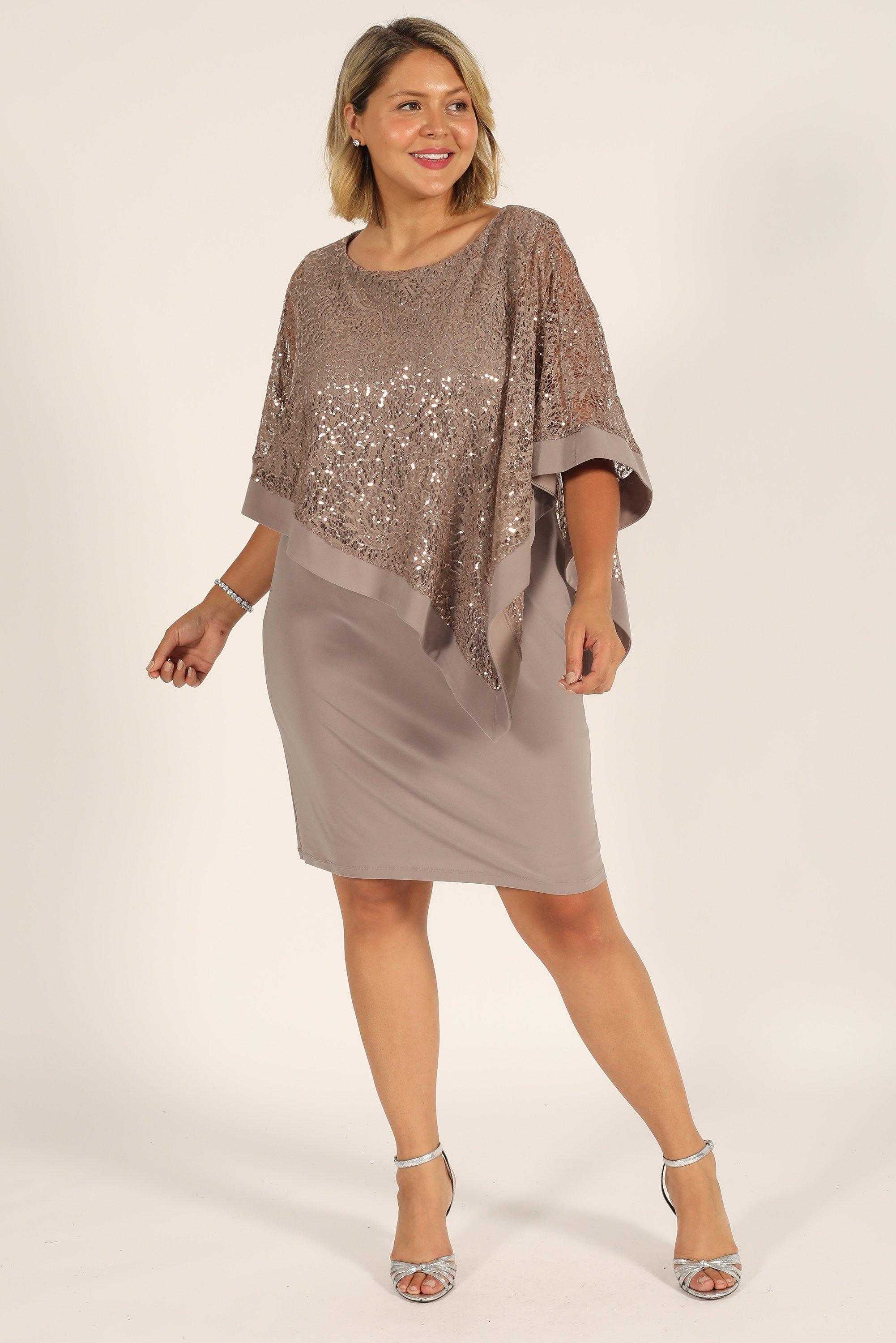 R&M Richards, R&M Richards 8749P Petite robe courte en dentelle poncho Vente