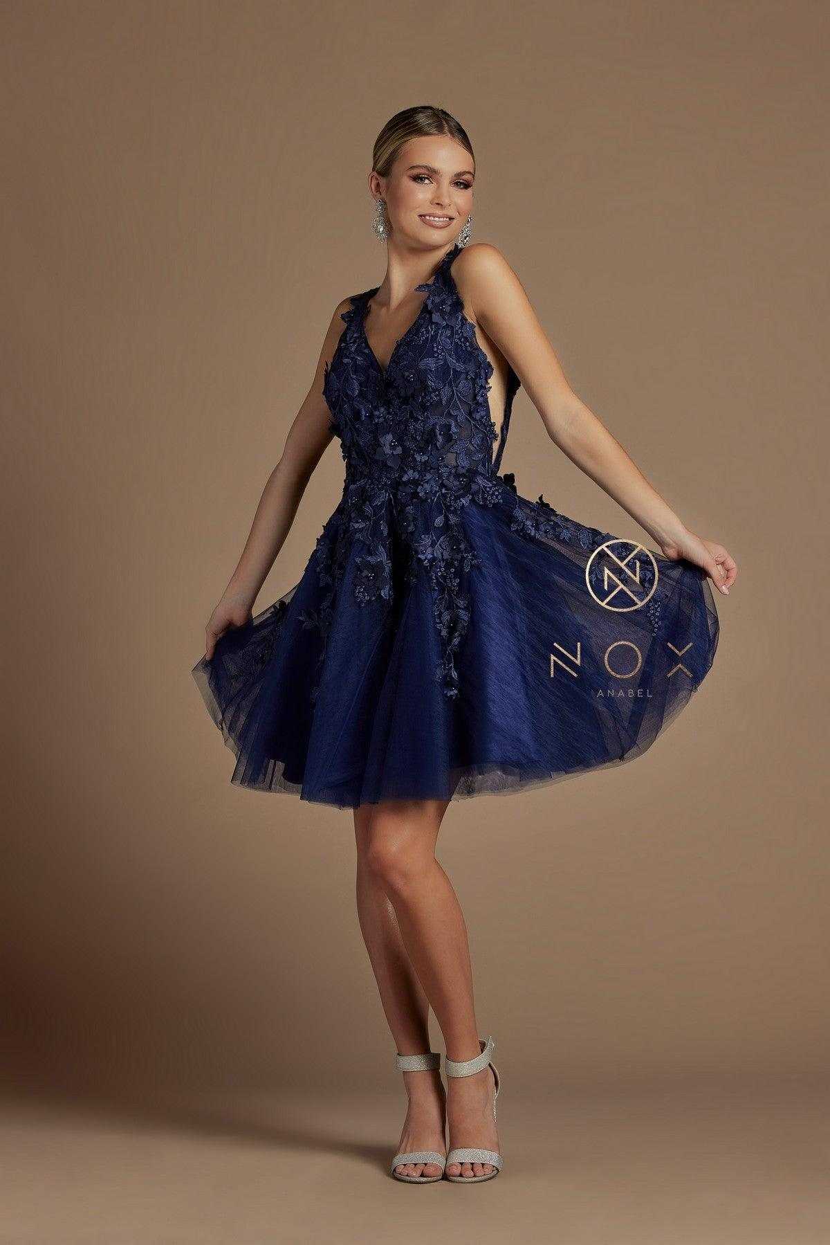 Nox Anabel, Robe de cocktail courte en dentelle