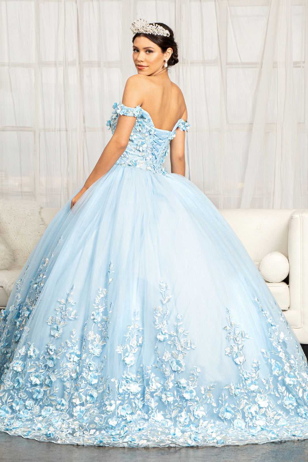 Elizabeth K., Robe longue Quinceanera à épaules dénudées