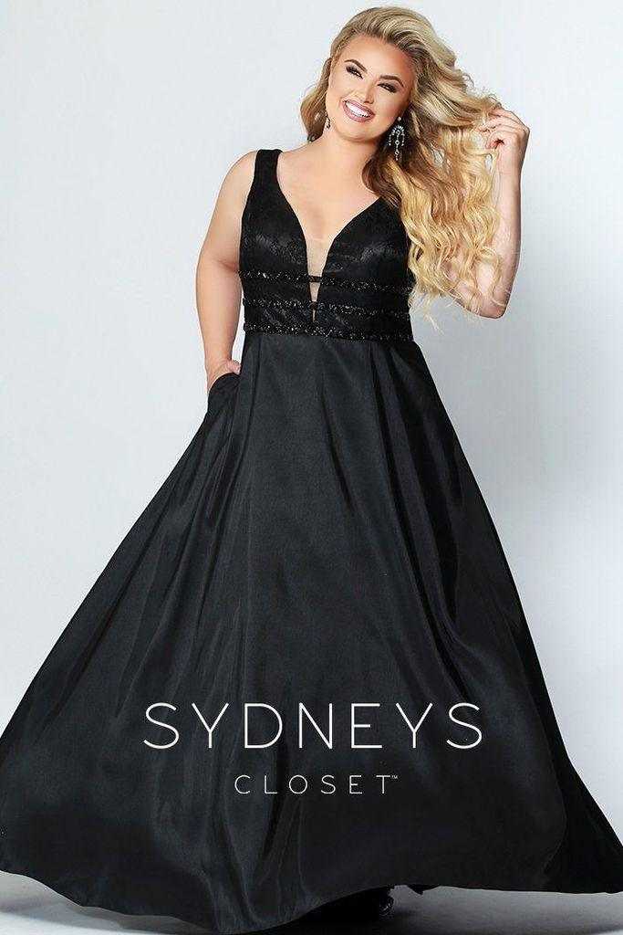 Le placard de Sydney, Sydneys Closet - Robe de bal longue sans manches en satin grande taille