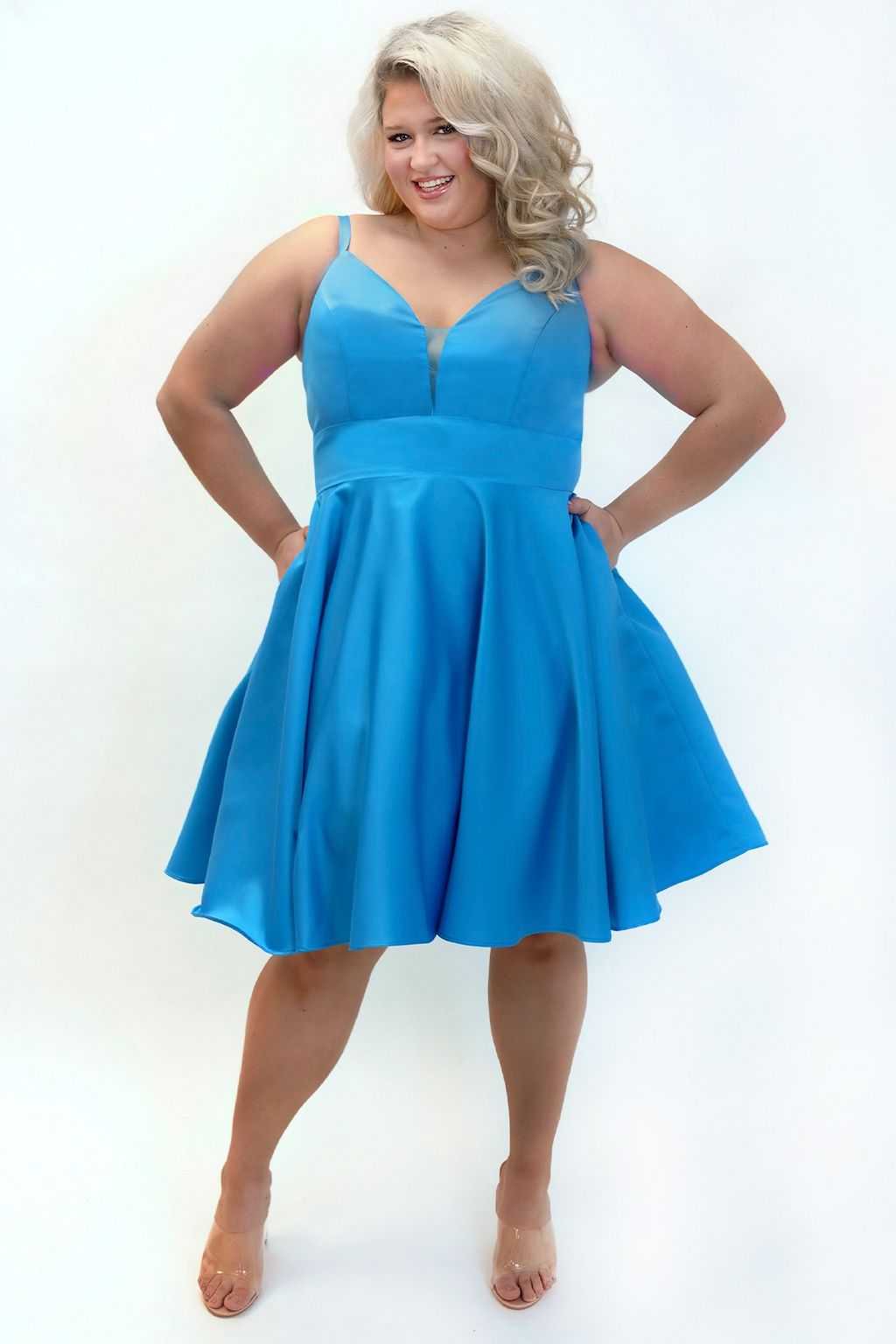 Le placard de Sydney, Sydneys Closet SC8126 Robe de soirée courte en satin grande taille